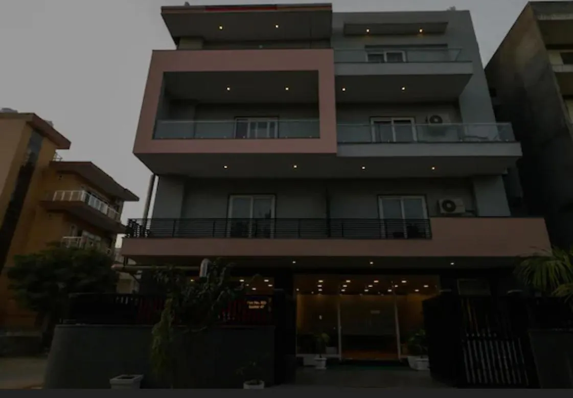Azure Hotels And Suites Near Medanta Hospital Medicity Sector 47,Sohna Road Gurgaon